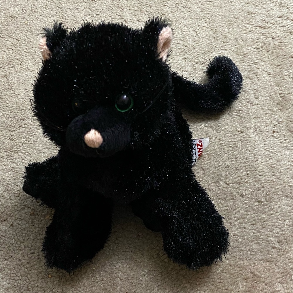 Black cat stuffie